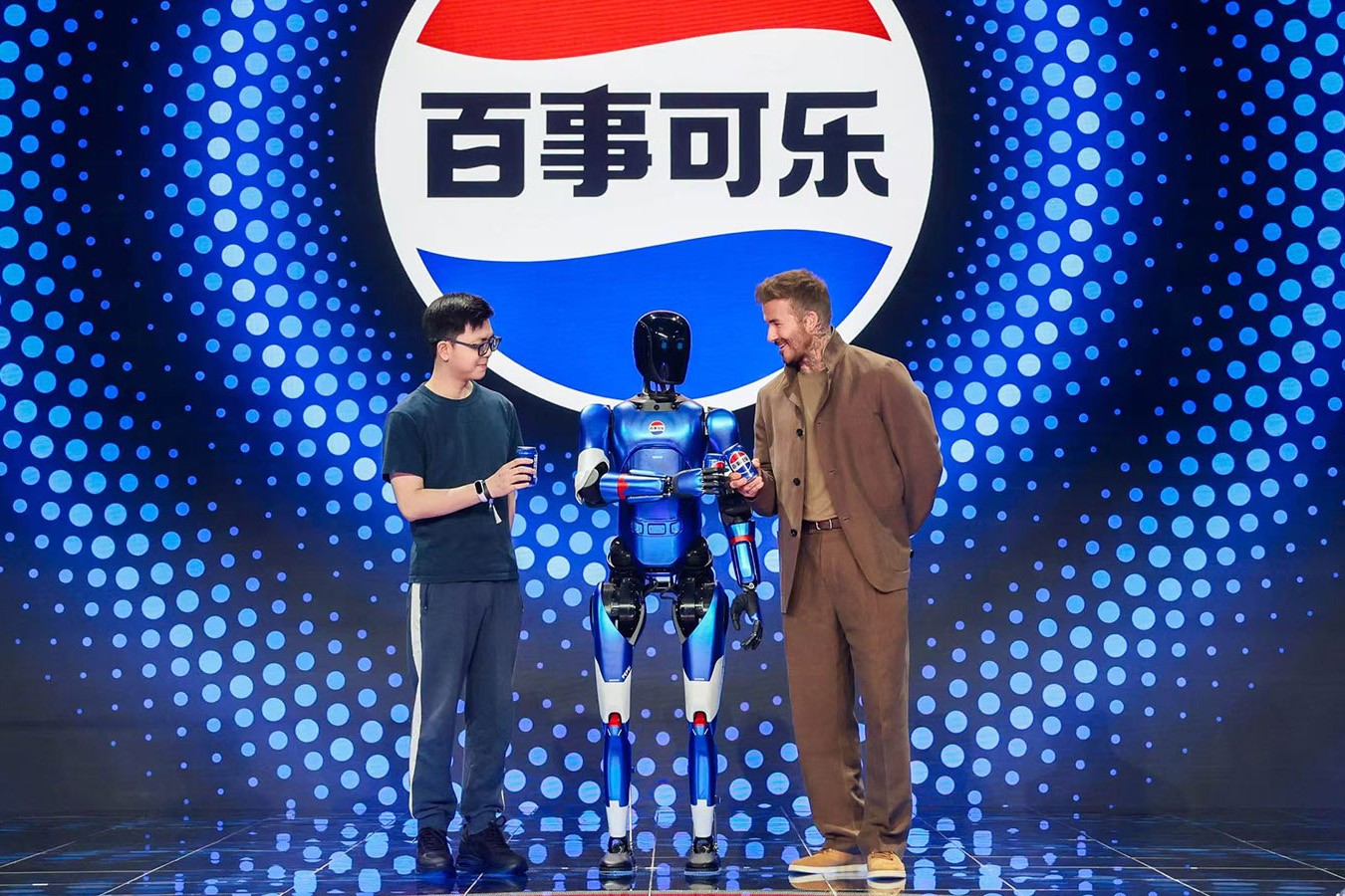 开云机器人携手百事中国共创“百事蓝宝” 共燃渴望新章
